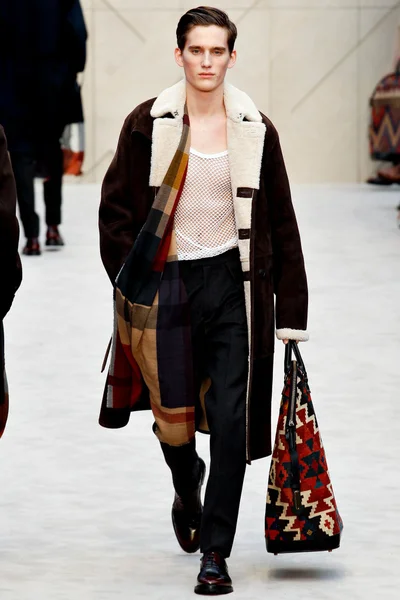 Look 11
